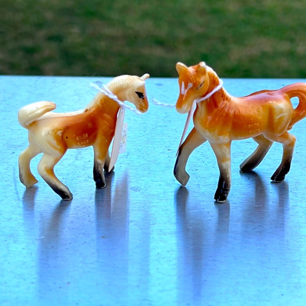 Old Hong Kong tiny horse set